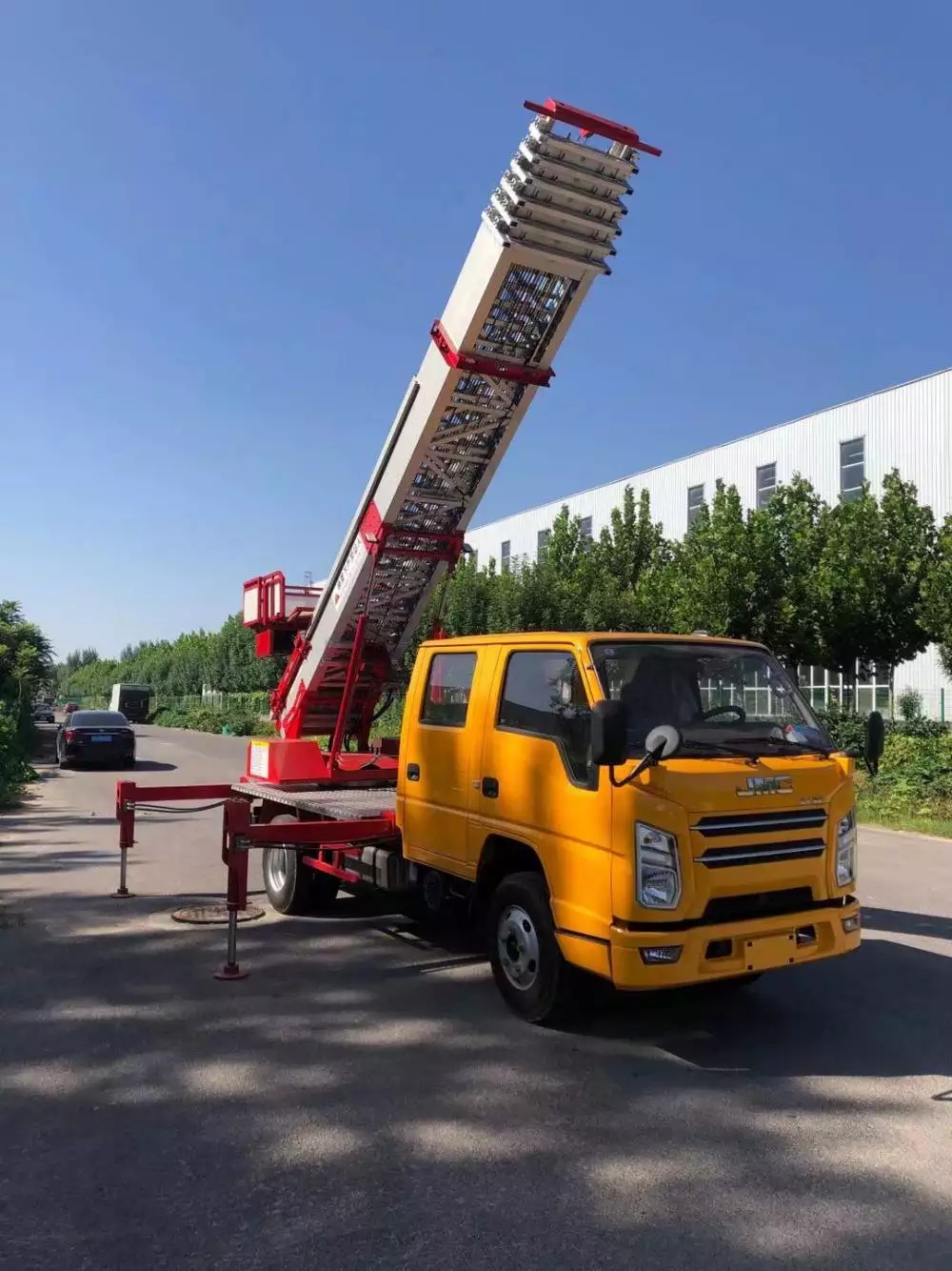 巢湖附近的云梯车出租服务：轻松解决高空作业需求