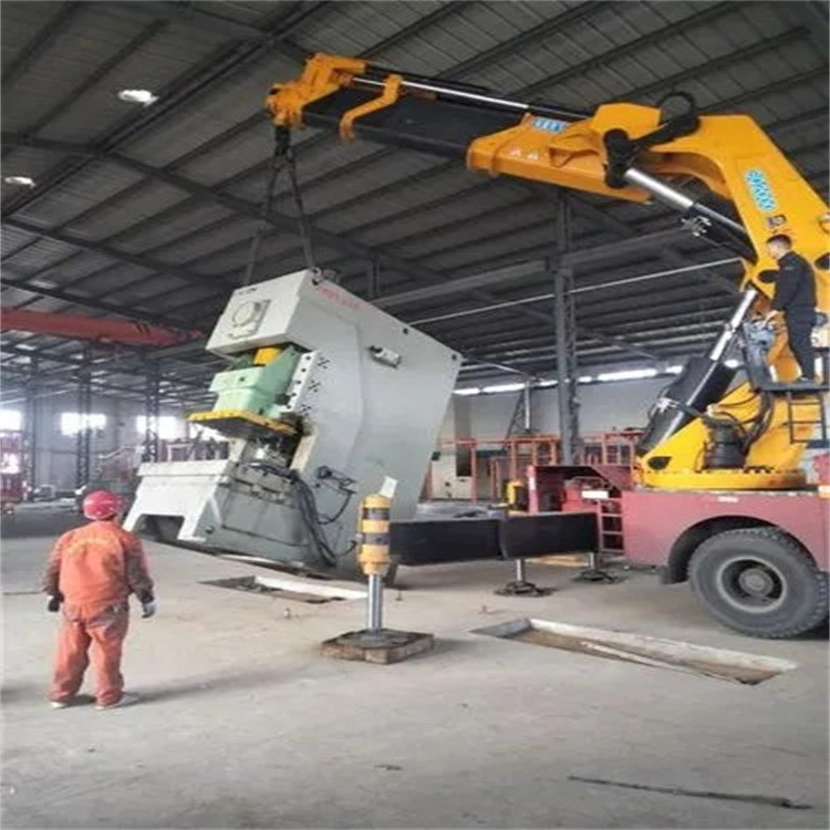 巢湖80吨折臂吊车出租附近电话